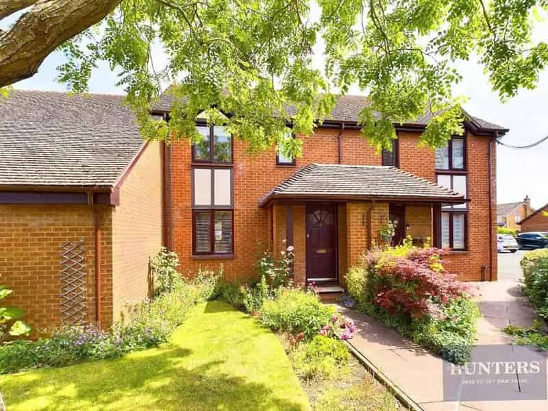 2 Bedroom Retirement House for Sale