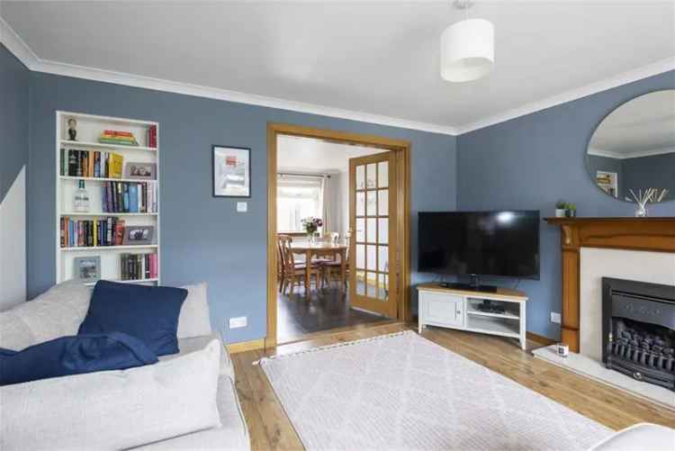 3 Bed Semi-Detached House with Garage and Landscaped Garden