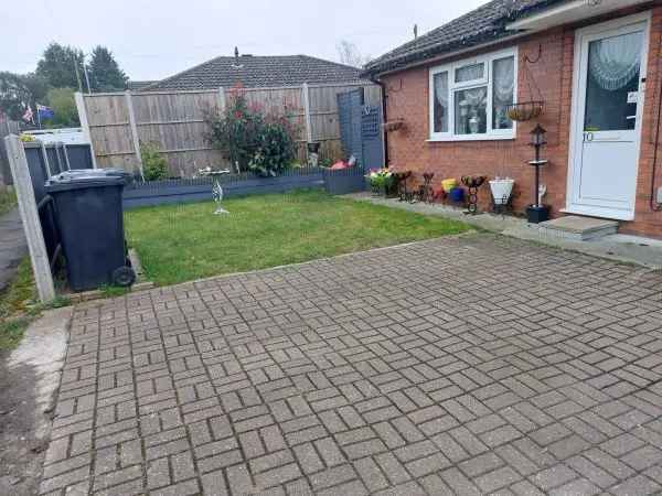 2 Bed Detached Bungalow with Wetroom and Garden in Quiet Location