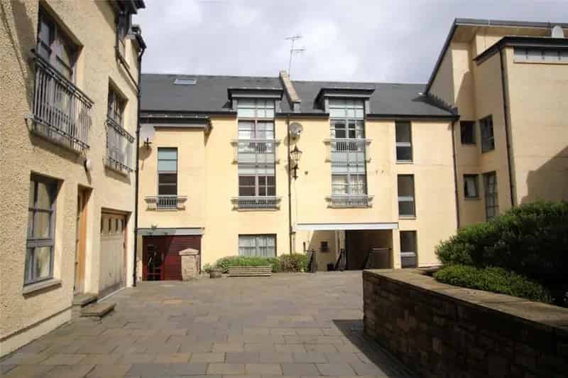 2 Bedroom Apartment for Rent in Edinburghs Georgian New Town
