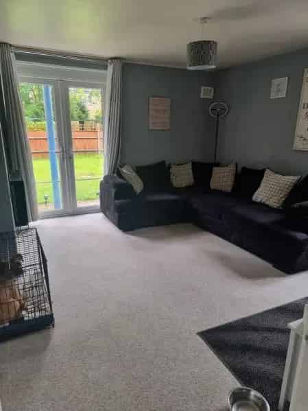 One Bedroom Ground Floor Flat with Garden Pets Allowed