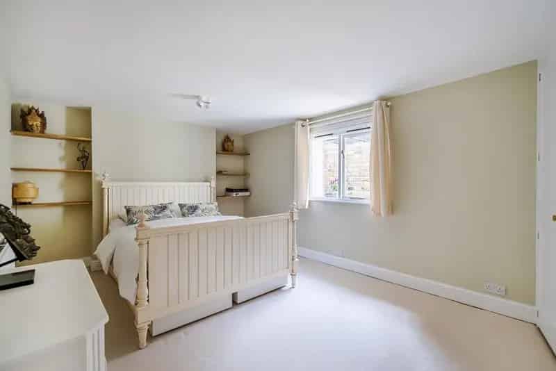 4 Double Bedroom Split Level Garden Flat Near Tooting Broadway Station