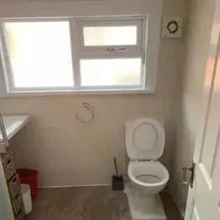 8-Bedroom House in Stratford Birmingham All Bills Included