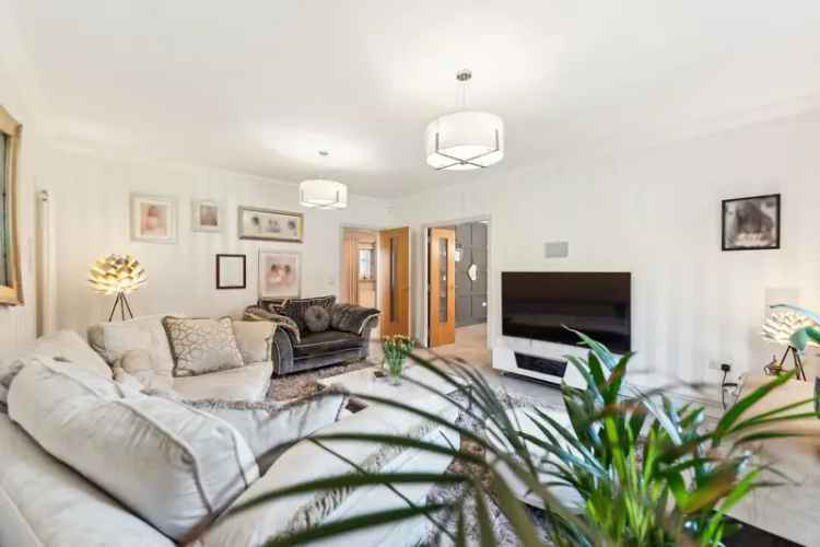 Luxury 5 Bed Detached Villa in Milngavie
