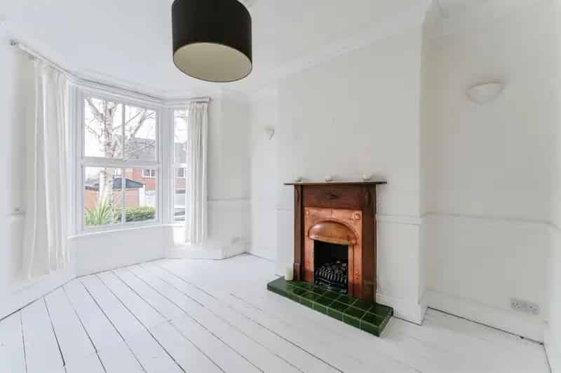 Spacious Victorian Terrace House Chester Period Features Family Home