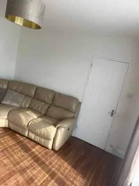 3 Bed Semi Detached House Cippenham Village Near Station Schools
