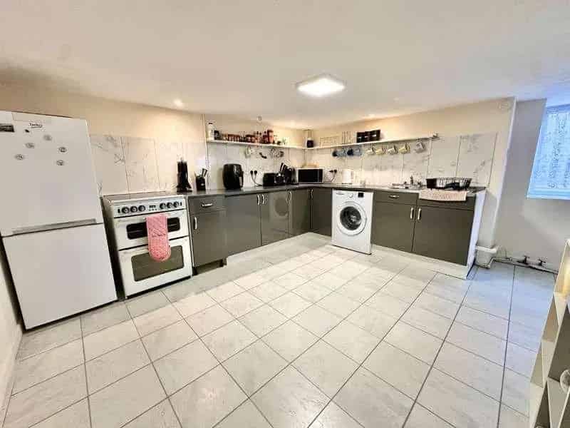 2 Bed Flat for Sale near Weymouth Harbour