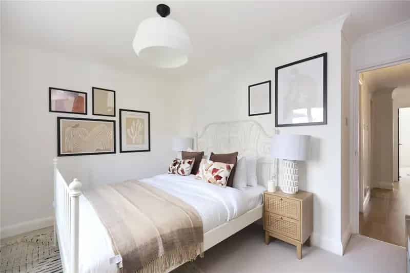 2 Bedroom Apartment De Beauvoir London Chain Free