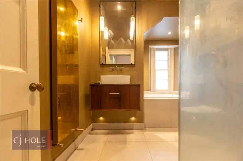 2 Bedroom Victorian Flat Bristol