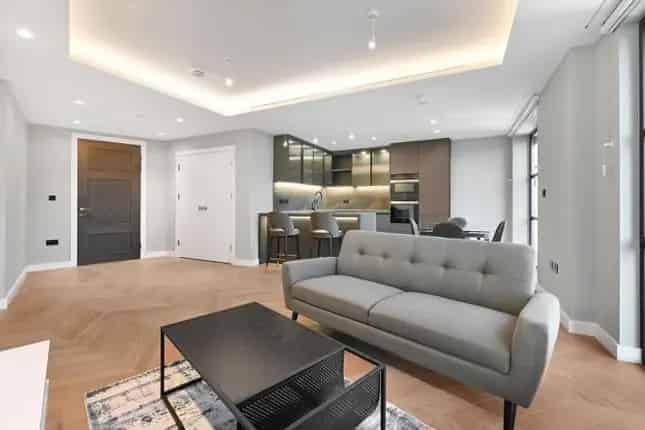Flat for sale in Cleveland Street W1T