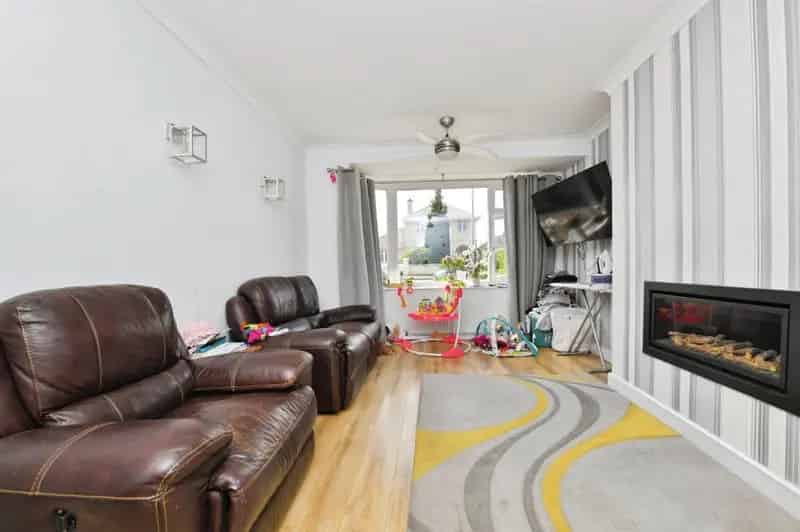 Five Bedroom Family Home in Eggbuckland