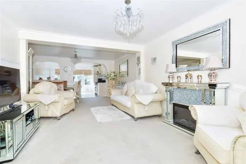 4 Bedroom Link Detached House For Sale