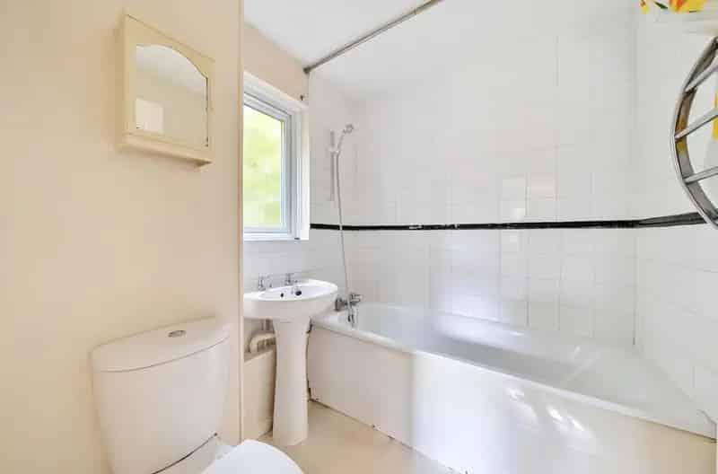 1 Bed Property for Sale Andover Bremen Gardens