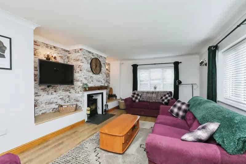 4 Bed Detached Bungalow with Holiday Let & Workshop