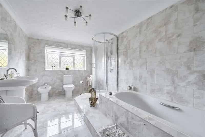 4 bed house for sale