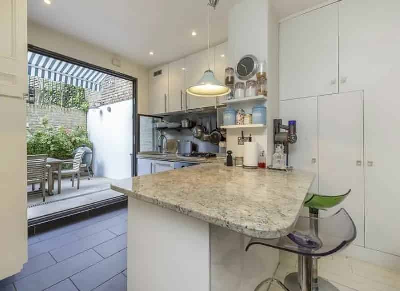 Two Double Bedroom Apartment with Private Garden in Brackenbury Village