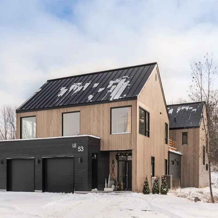 5 Bedroom Modern Home with Intergenerational Suite