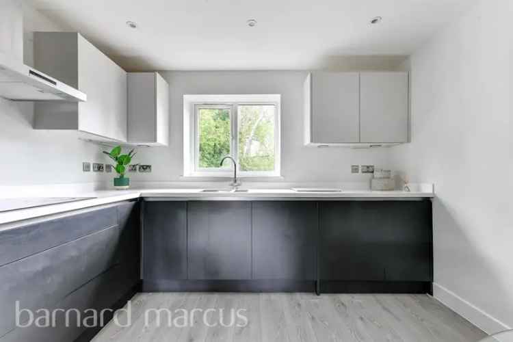 2-Bed 1st Floor Apartment with Parking and Garden