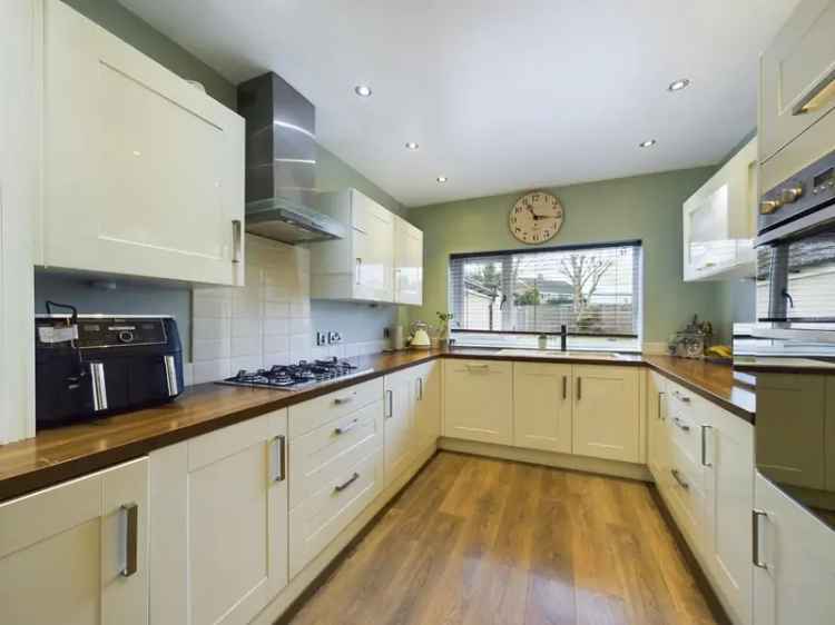 Detached house For Sale in Lincoln, England