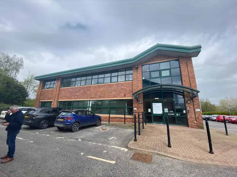 Modern Air-Conditioned Office Building For Lease