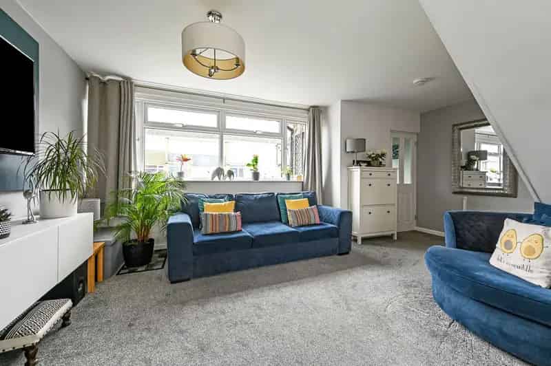 3 Bedroom End Terrace House to Rent