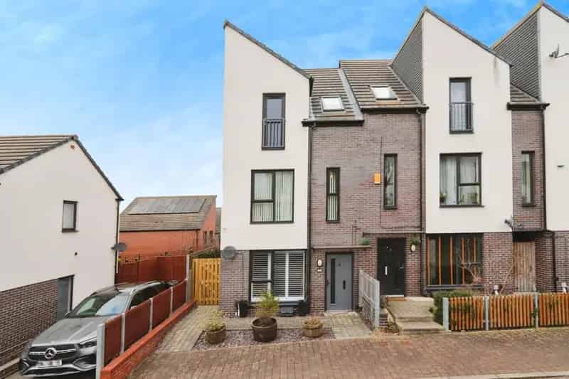4 Bedroom House For Sale Sheffield