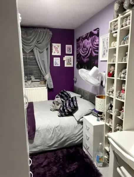 First Floor Apartment Near Bus Route School and Shops