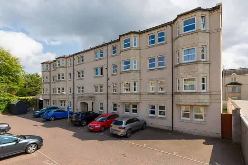 2 Bedroom Flat for Sale in Edinburgh EH10