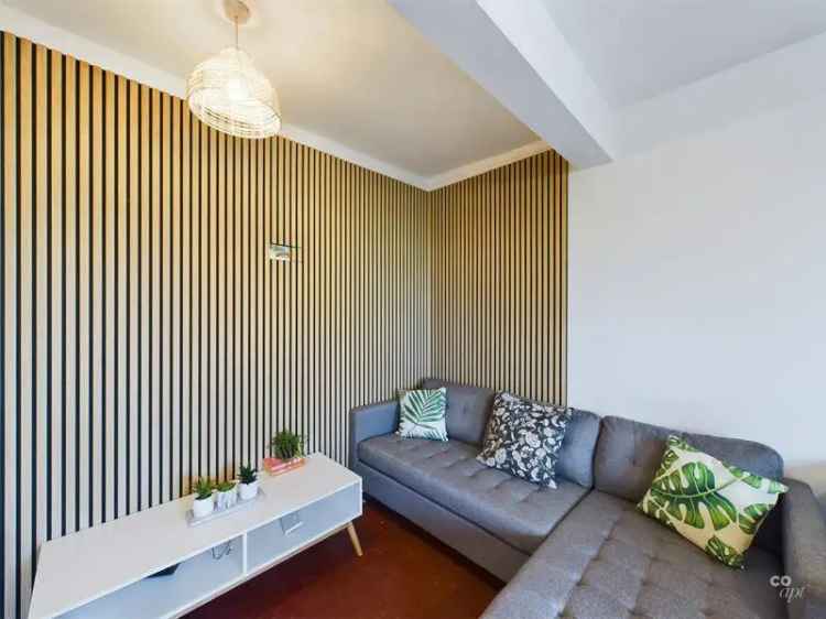 6 Bedroom House Near University with Large Garden