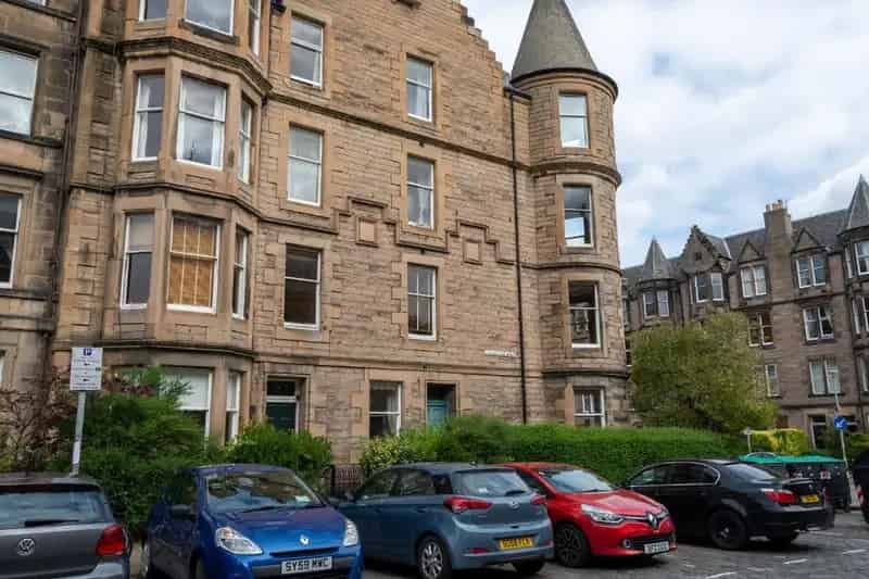 3 Bedroom Flat to Rent in Edinburgh