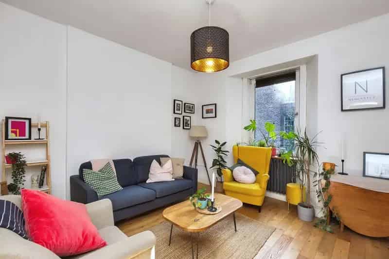 2 Bedroom Flat for Sale in Leith Conservation Area