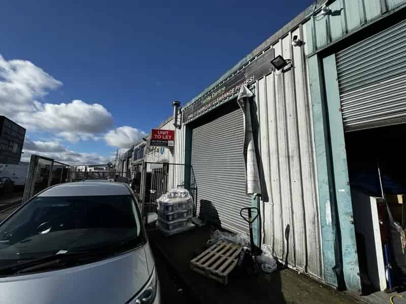 Single Storey Warehouse with Offices