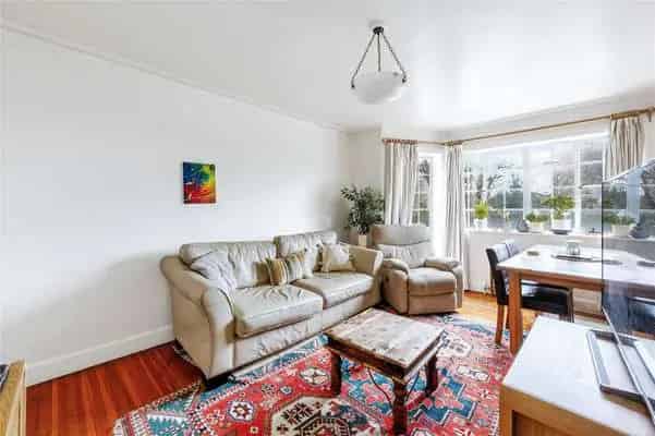 3 Bed Flat Ealing Village Art Deco Development