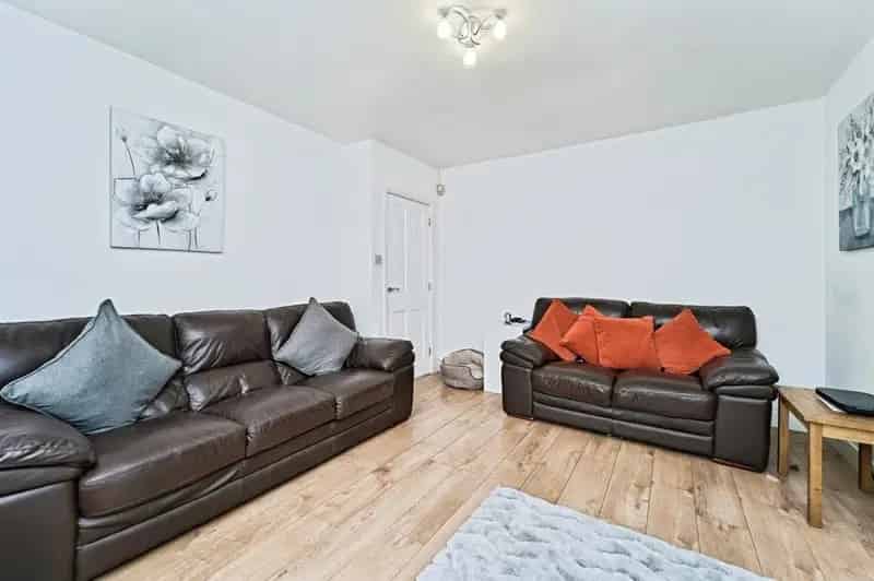 5-Bedroom Family Home with 2-Bedroom Annex and Outbuildings