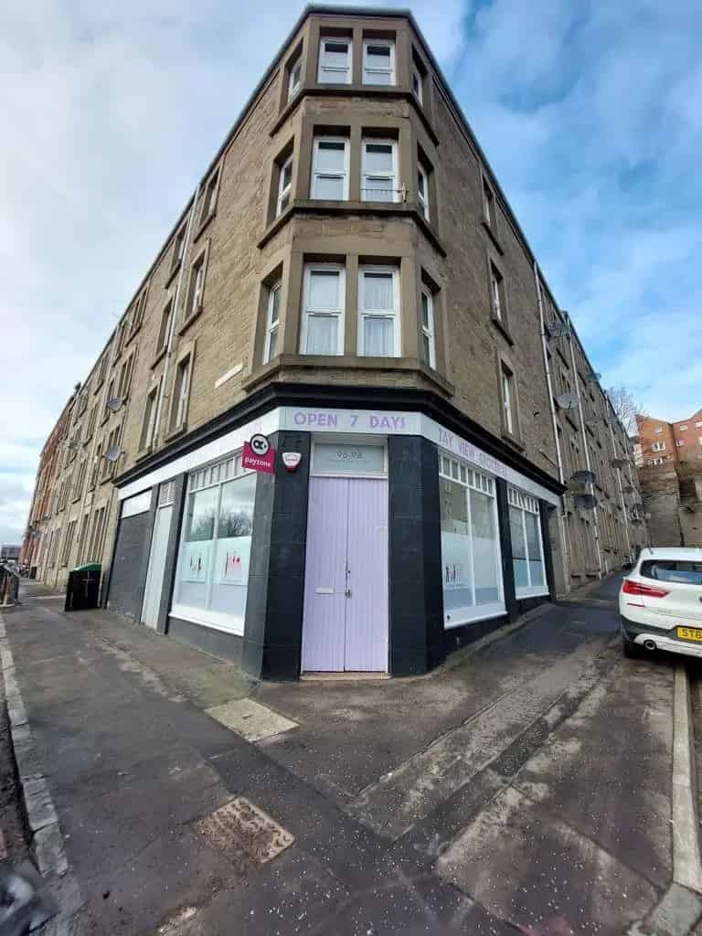 Ground and Basement Retail Unit with Large Frontage