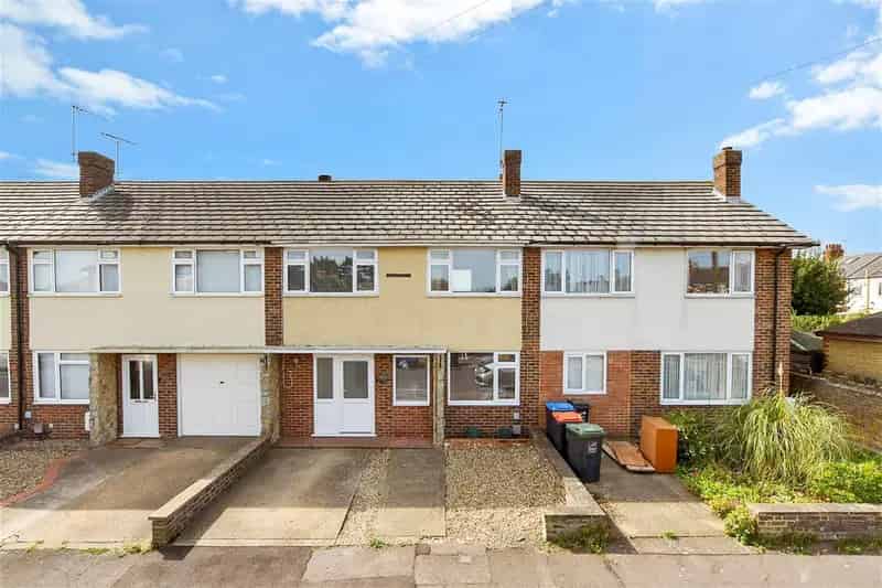 3 Bedroom Mid Terrace House for Sale