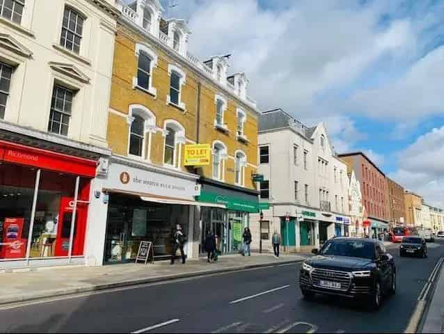 Richmond Office Space Near Station Major Retailers 1979sqft