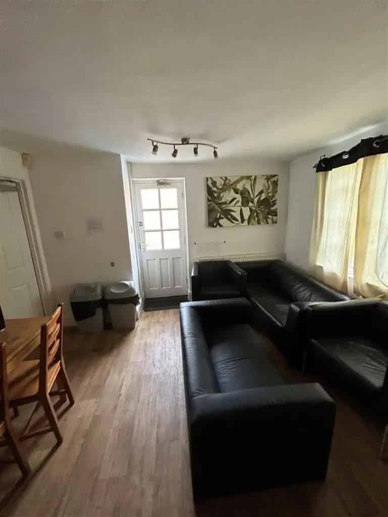 7 Bedroom Detached HMO House For Sale - Investment Opportunity
