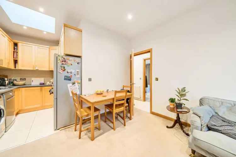 Flat For Sale in London, England