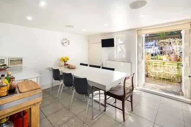 4 Bedroom Grade II Listed House Near Bethnal Green Tube