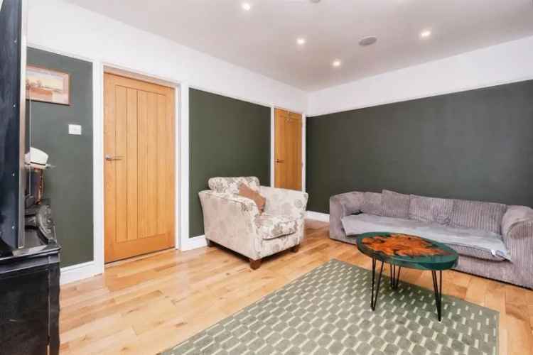 3 Bed House Wells Road BS14  Spacious Refurbished Home with Annex