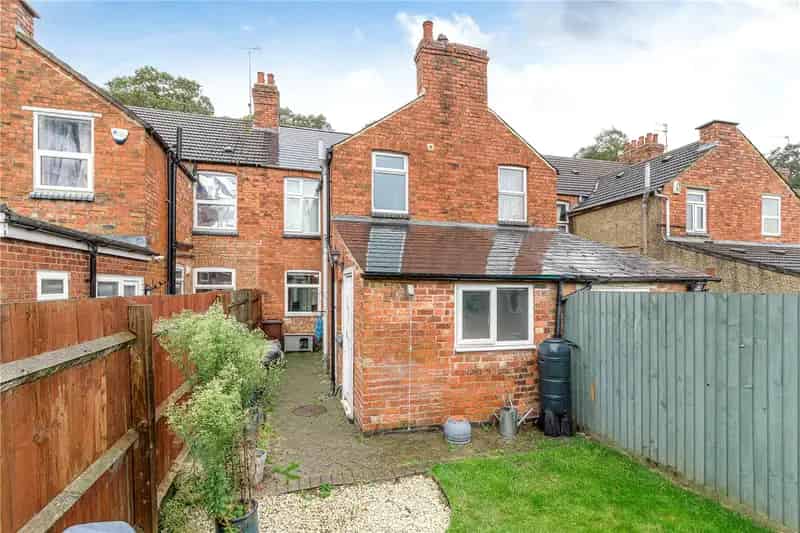 2 Bedroom Victorian House Northampton Garage Refurbished