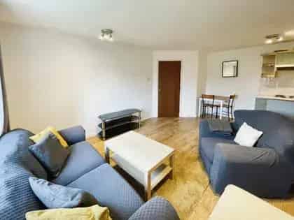 1 room flat of 68 m² in Cardiff