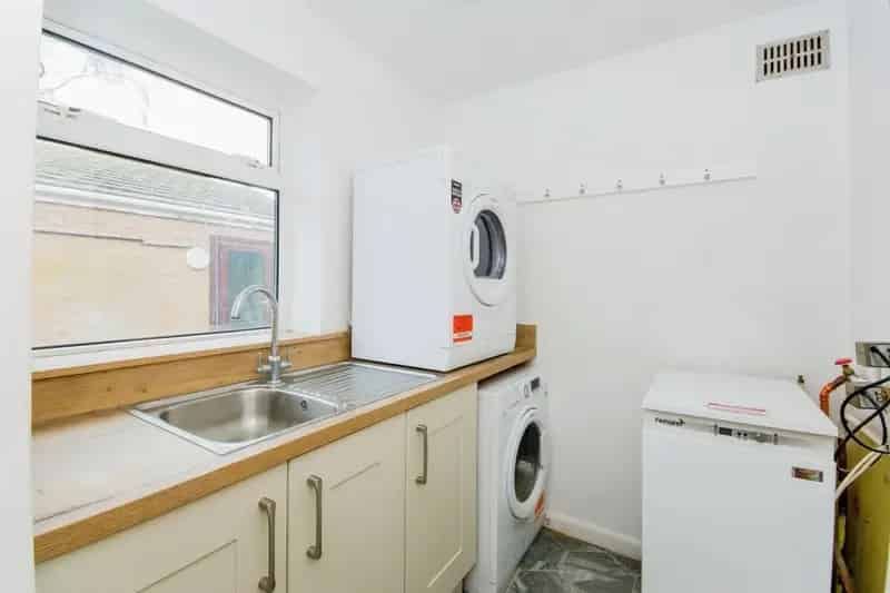 4 Bed Detached House with 0.5 Acre Plot and Double Garage