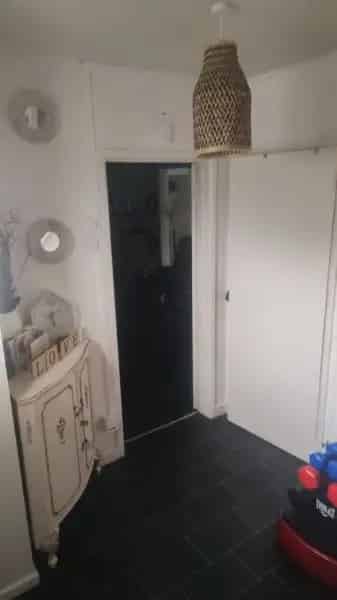 3 Bedroom Semi Detached House Near Amenities
