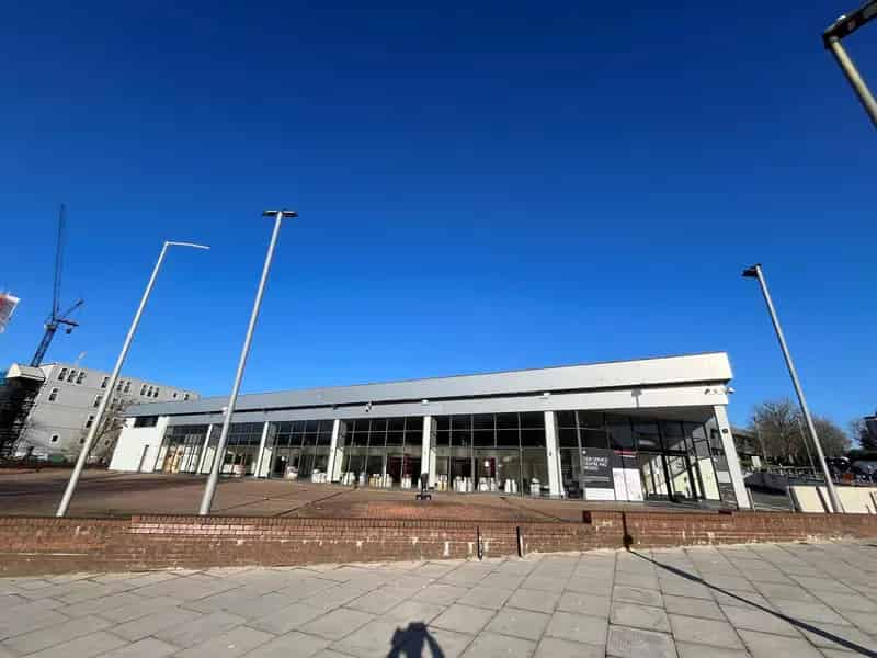 Car Dealership Premises To Let - London