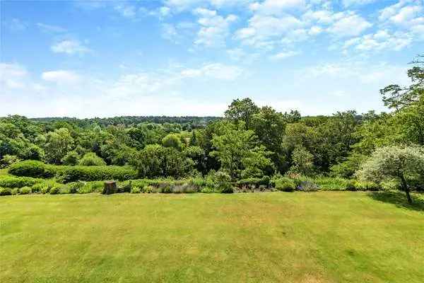 Hammondswood Road, Frensham, Farnham, Surrey, GU10 3EH | Property for sale | Savills