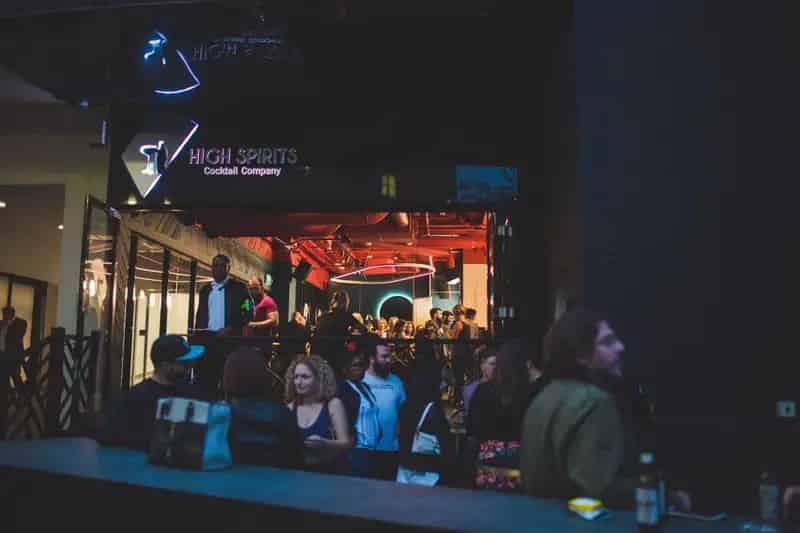 Lease a Fully Fitted Bar Unit in Reading Town Centre