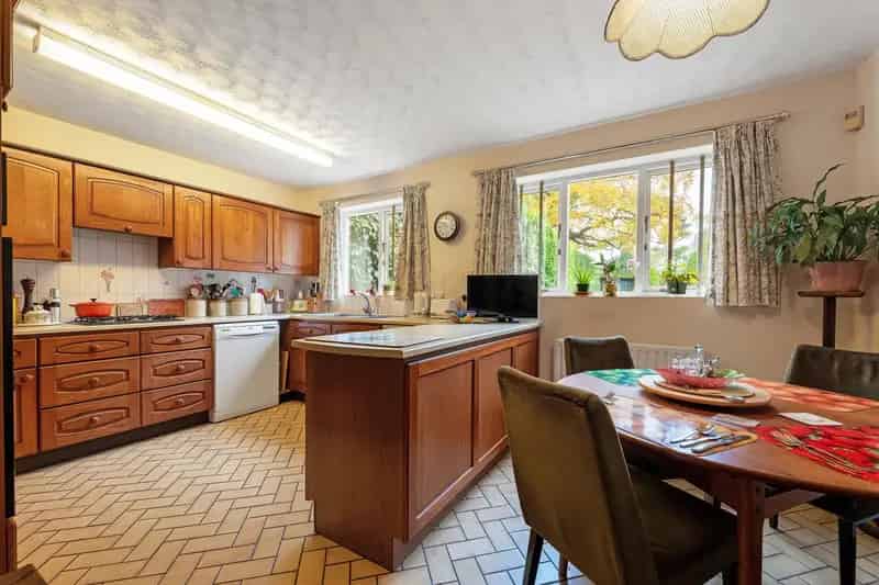 4 Bedroom Detached House for Sale Clifton Upon Dunsmore