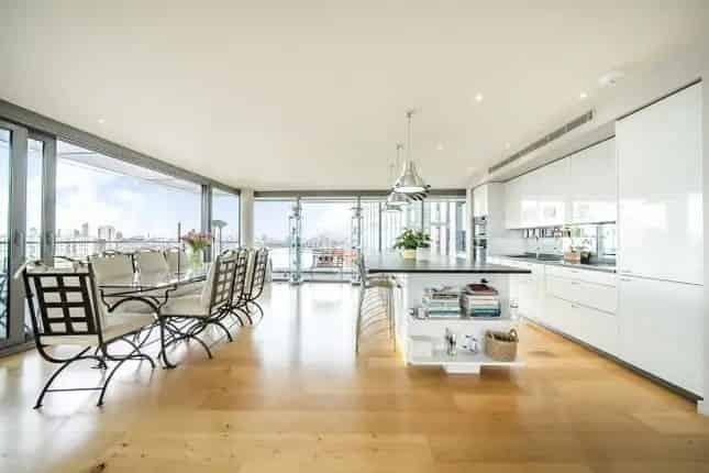 3 Bedroom Riverfront Apartment Putney SW18